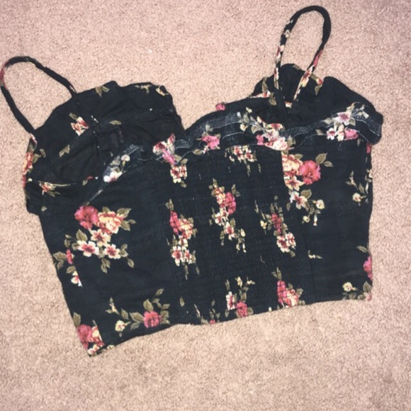 Cropped Tank Top - Picture 2 of 3